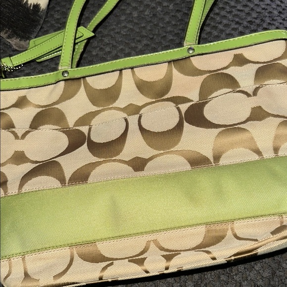 Coach Green and Tan Signature Tote Bag - Picture 5 of 14